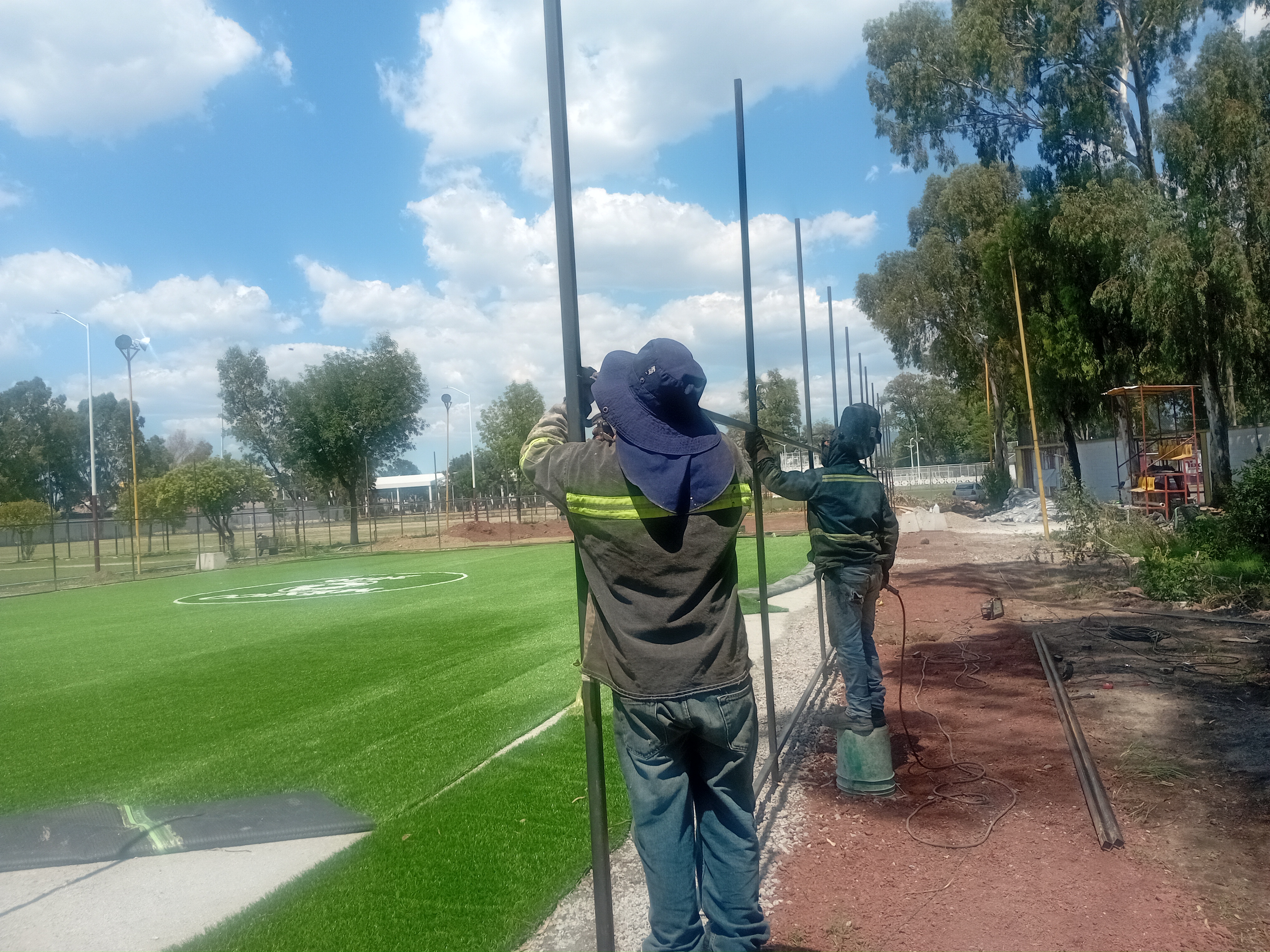 CONSTRUCCIÓN DE CANCHA FÚTBOL 5 EN UNIDAD DEPORTIVA SILVERIO PÉREZ EN TEXCOCO