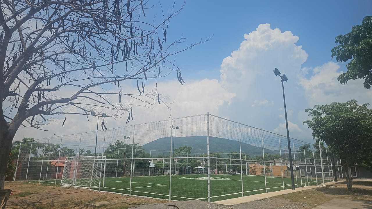CONSTRUCCIÓN DE CANCHA FÚTBOL 5 EN CAMPO CITYFUT EN COQUIMATLÁN