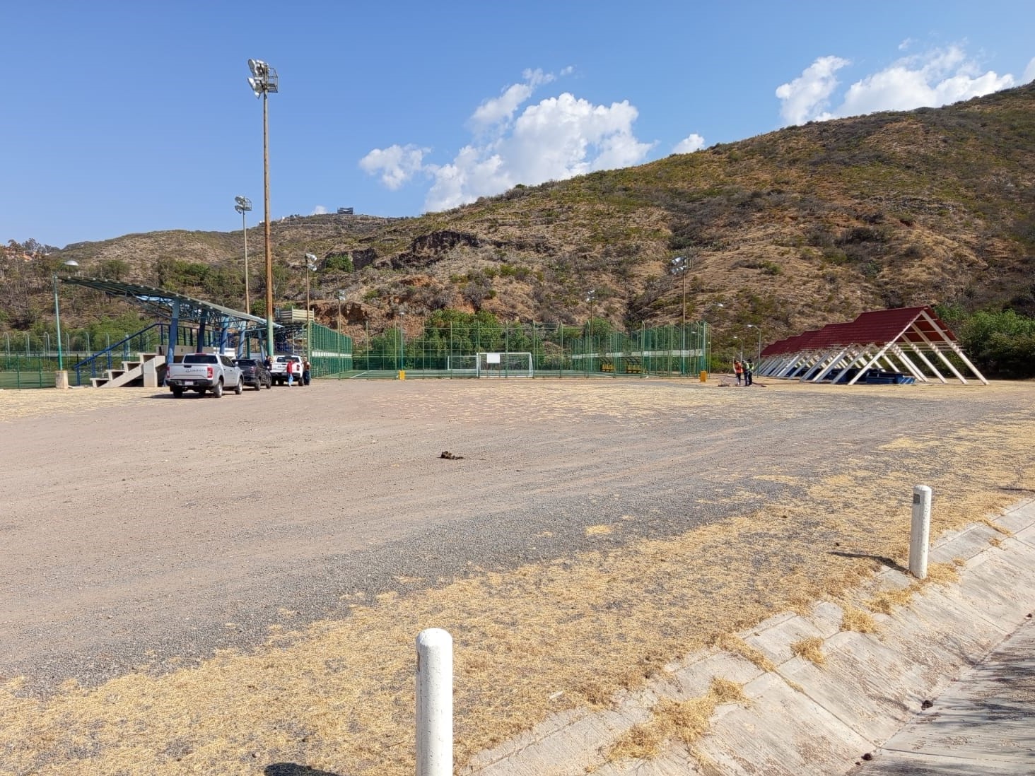 CONSTRUCCIÓN DE CANCHA DE FÚTBOL 5 EN MACROCENTRO DEPORTIVO II VALENCIANA EN GUANAJUATO