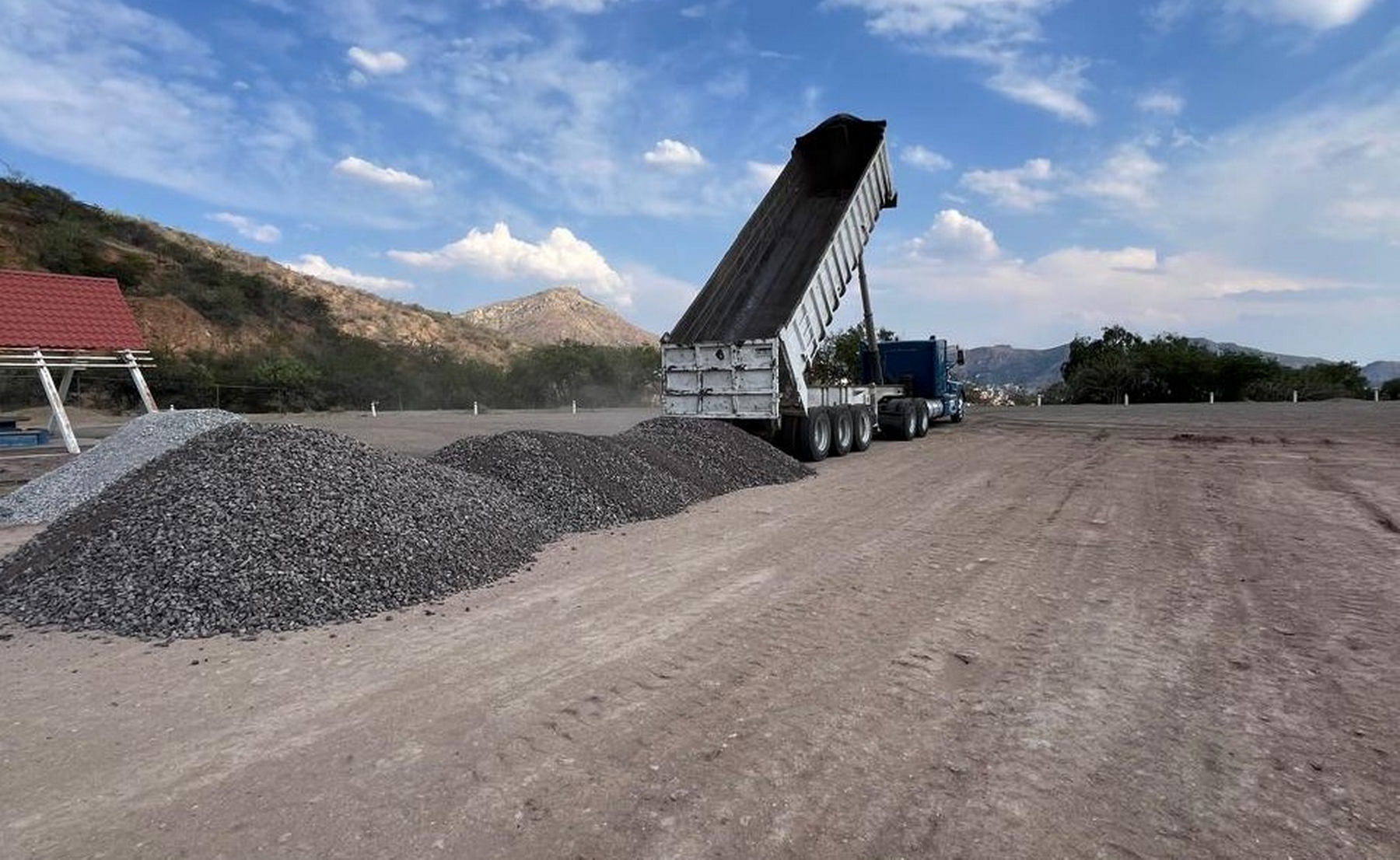 CONSTRUCCIÓN DE CANCHA DE FÚTBOL 5 EN MACROCENTRO DEPORTIVO II VALENCIANA EN GUANAJUATO
