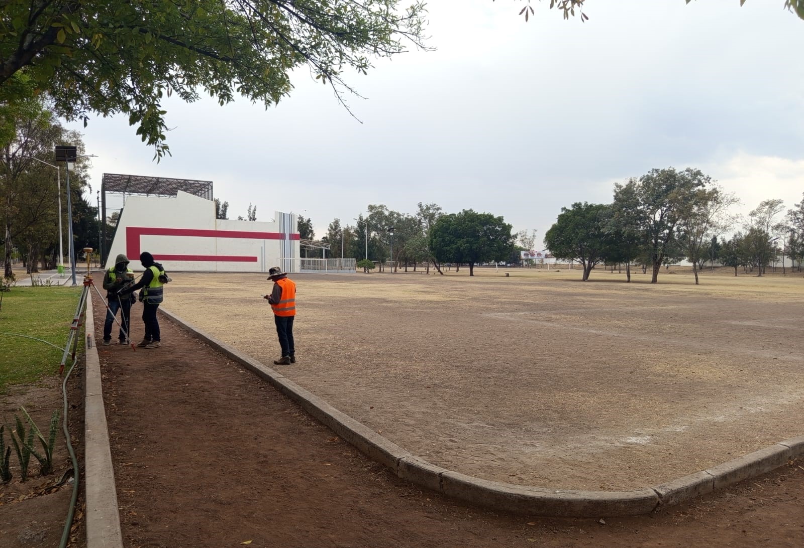 CONSTRUCCIÓN DE CANCHA DE FÚTBOL 5 EN UNIDAD DEPORTIVA SUR EN IRAPUATO