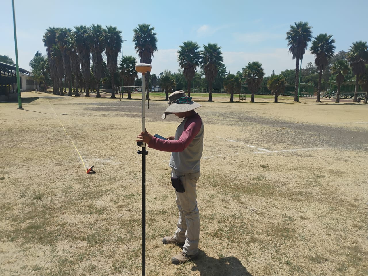 CONSTRUCCIÓN DE CANCHA DE FÚTBOL 5 EN UNIDAD DEPORTIVA JERÉCUARO