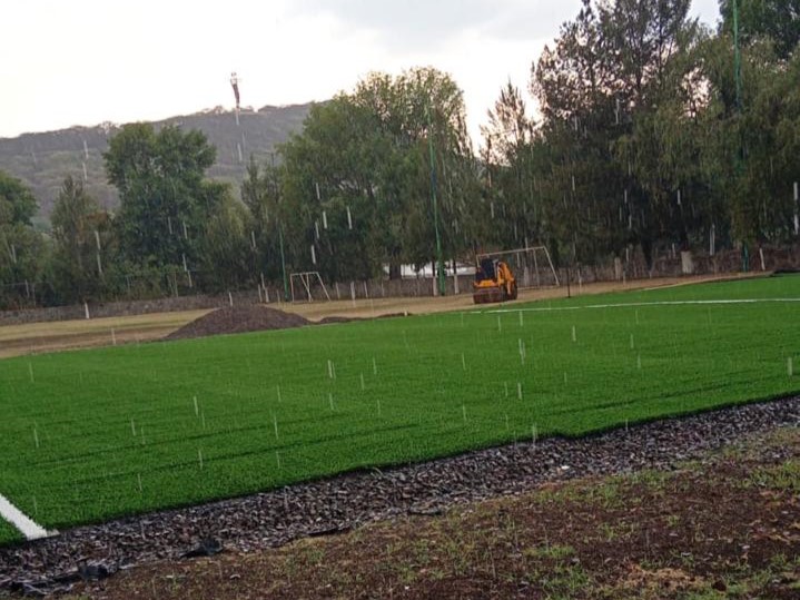 CONSTRUCCIÓN DE CANCHA DE FÚTBOL 5 EN UNIDAD DEPORTIVA JERÉCUARO