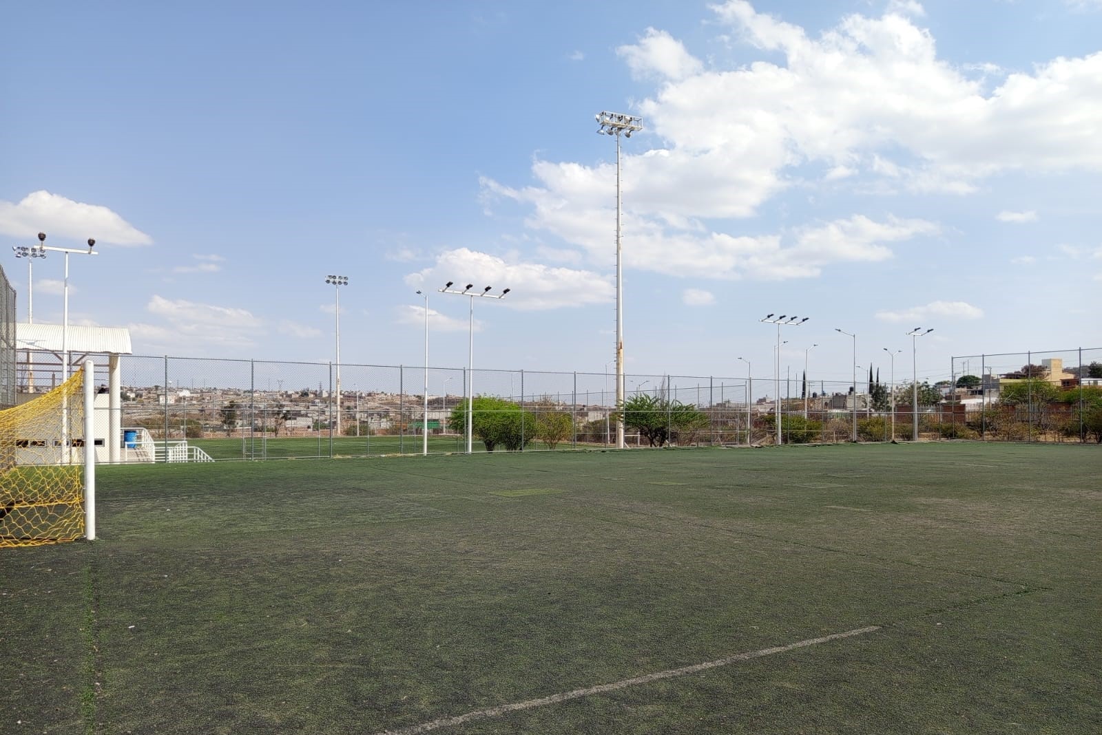 CONSTRUCCIÓN DE CANCHA DE FÚTBOL 7 EN CENTRO DEPORTIVO LAS JOYAS EN LEÓN DE LOS ALDAMA