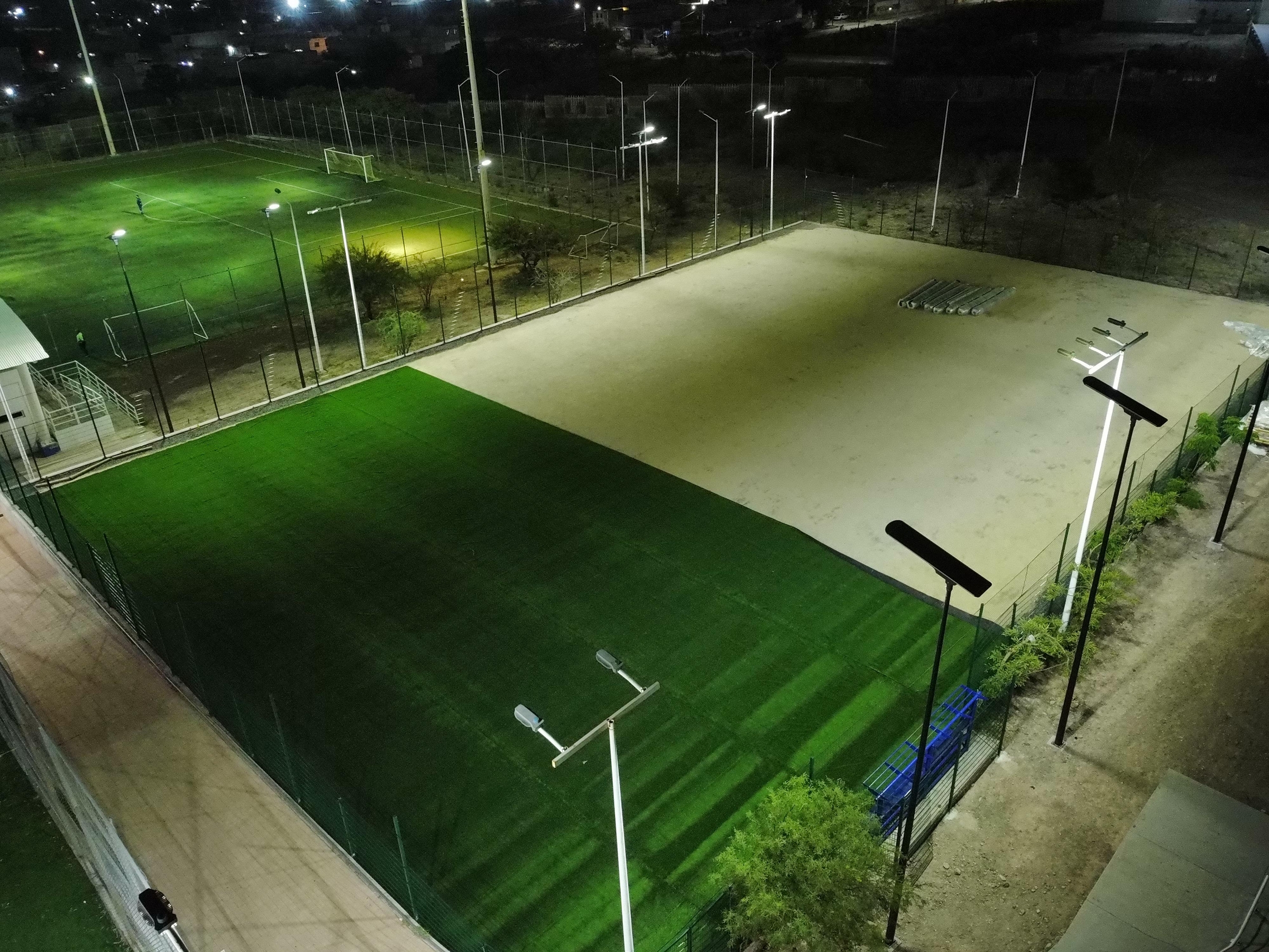CONSTRUCCIÓN DE CANCHA DE FÚTBOL 7 EN CENTRO DEPORTIVO LAS JOYAS EN LEÓN DE LOS ALDAMA