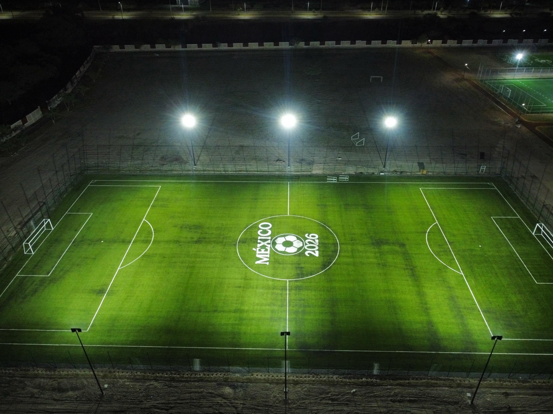 CONSTRUCCIÓN DE CANCHA DE FÚTBOL 11 EN DEPORTIVA SUR JUAN PABLO II EN CELAYA