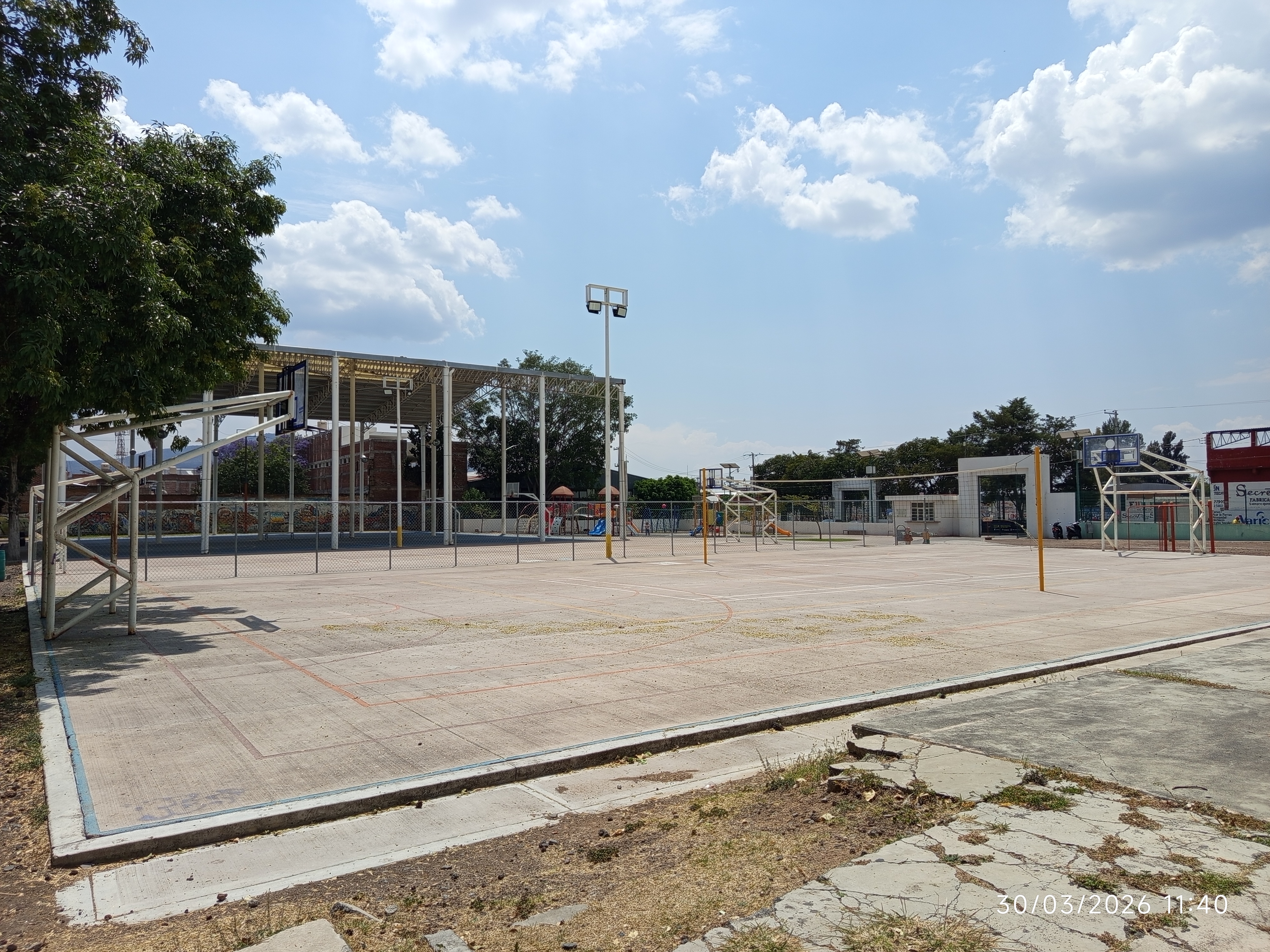 REHABILITACIÓN DE MULTICANCHA EN UNIDAD DEPORTIVA I EN URIANGATO