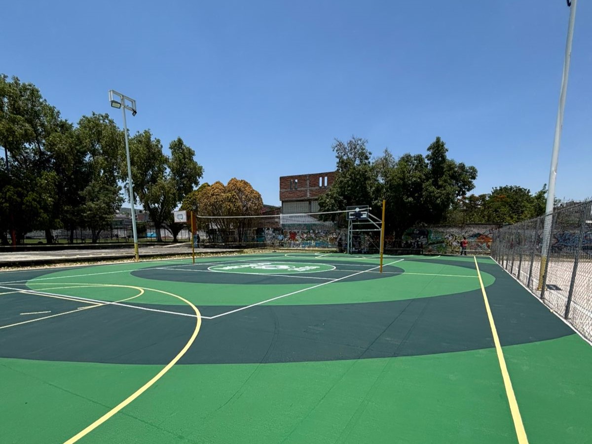 REHABILITACIÓN DE MULTICANCHA EN UNIDAD DEPORTIVA I EN URIANGATO