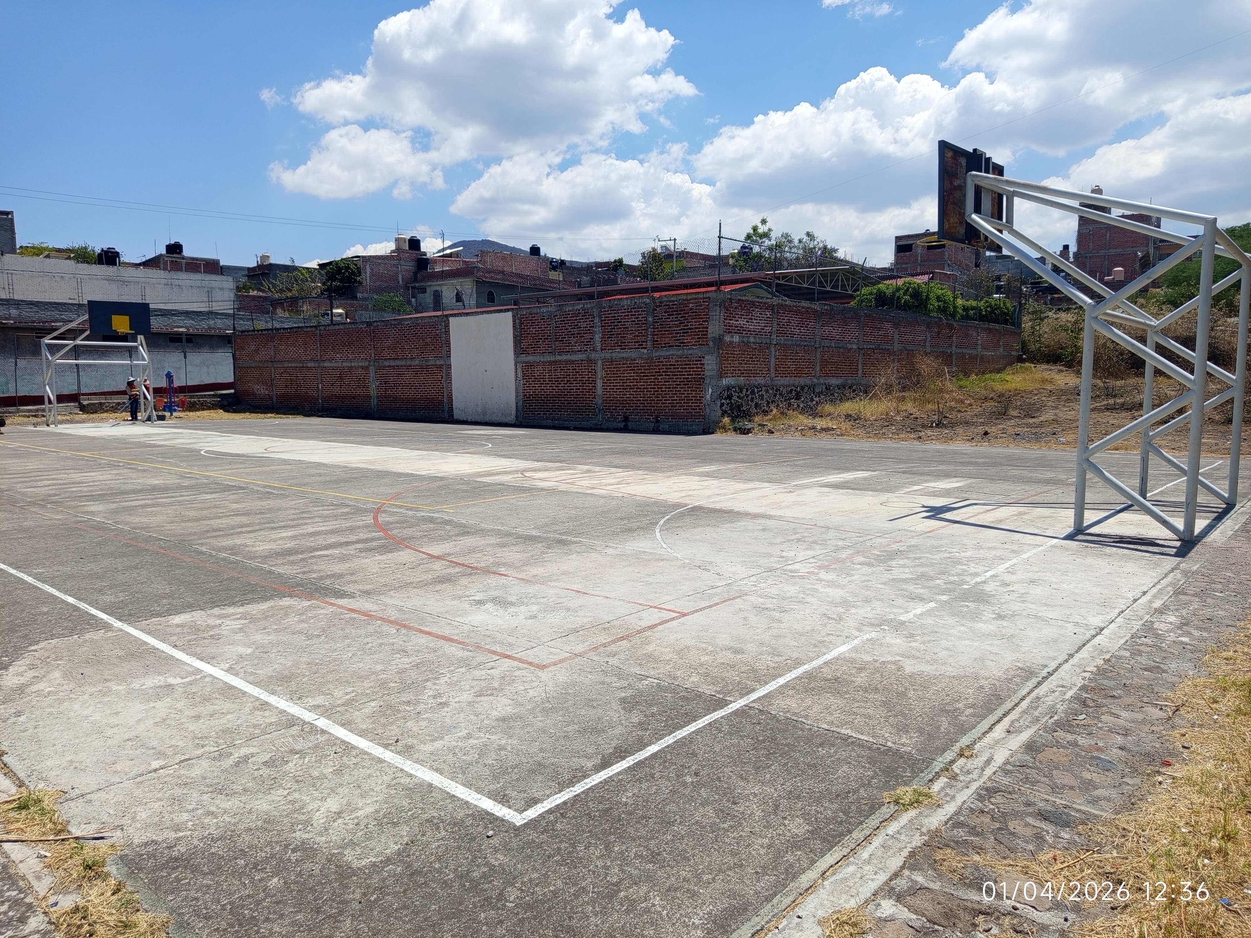 REHABILITACIÓN DE MULTICANCHA EN ESPACIO DEPORTIVO REVOLUCIÓN EN YURIRIA