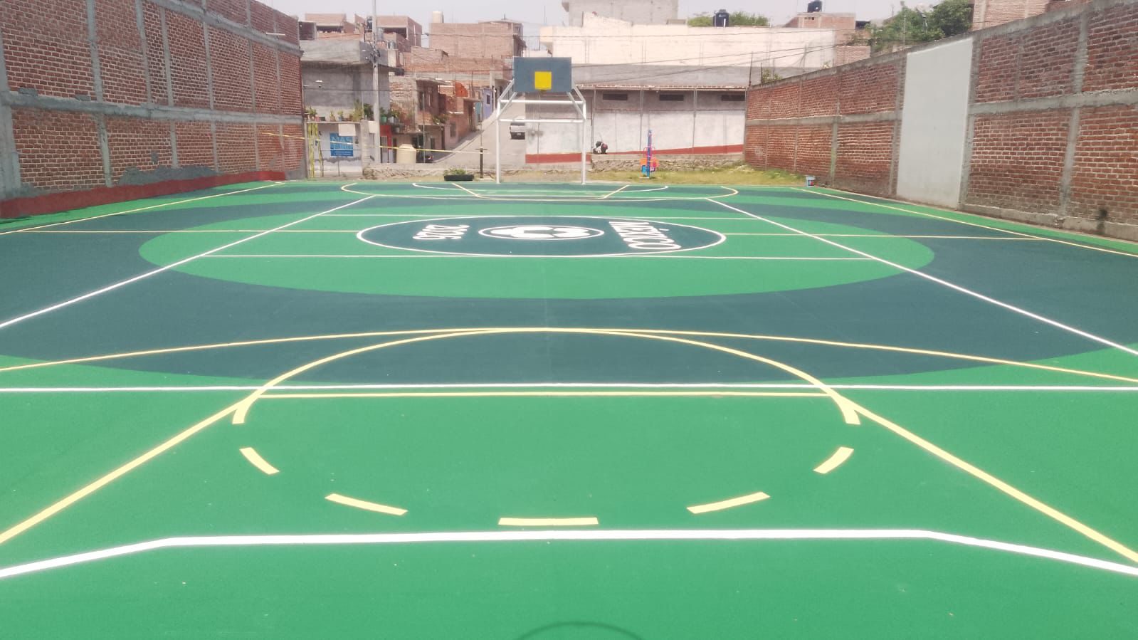 REHABILITACIÓN DE MULTICANCHA EN ESPACIO DEPORTIVO REVOLUCIÓN EN YURIRIA
