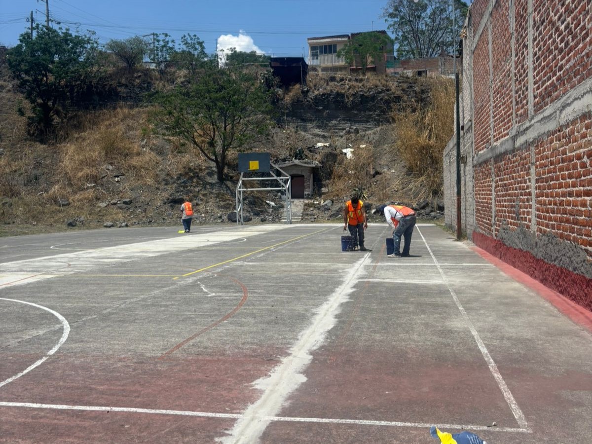 REHABILITACIÓN DE MULTICANCHA EN ESPACIO DEPORTIVO REVOLUCIÓN EN YURIRIA