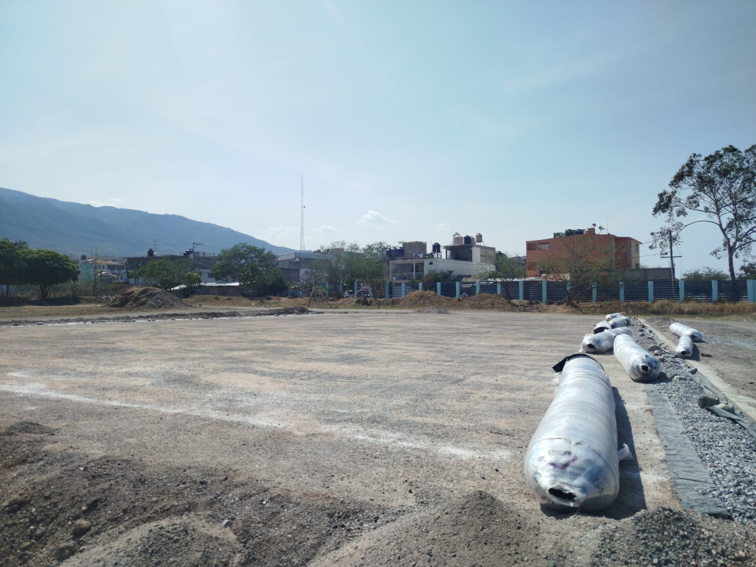 CONSTRUCCIÓN DE CANCHA FÚTBOL 5 EN CAMPO DEPORTIVO LA CINCA EN CHILPANCINGO DE LOS BRAVO