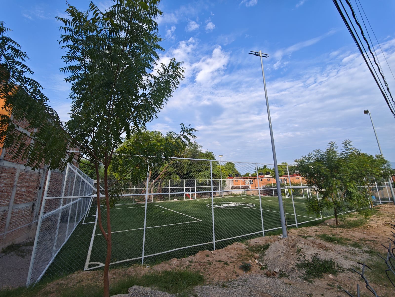 CONSTRUCCIÓN DE CANCHA FÚTBOL 5 EN PARQUE DEPORTIVO LAS AMÉRICAS EN IGUALA DE INDEPENDENCIA