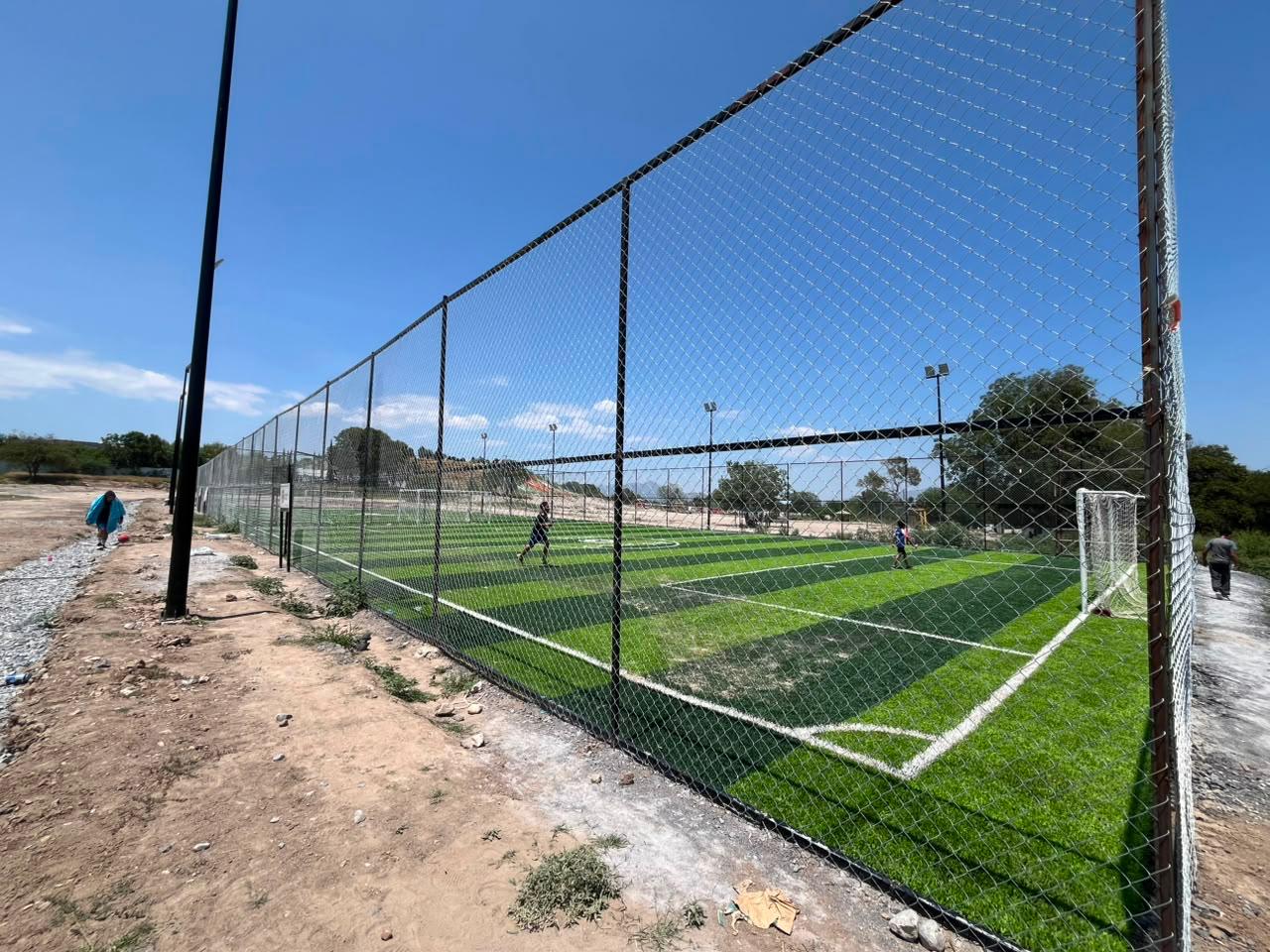 CONSTRUCCIÓN DE CANCHA FÚTBOL 5 EN LA AURORA EN SALTILLO 2