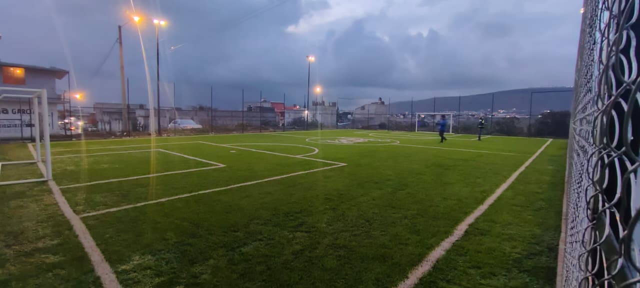 CONSTRUCCIÓN DE CANCHA FÚTBOL 5 EN LA CRUZ EN TULANCINGO DE BRAVO