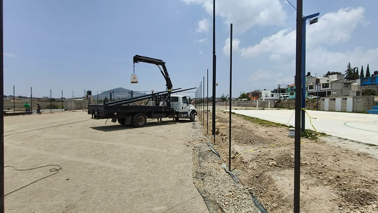CONSTRUCCIÓN DE CANCHA FÚTBOL 5 EN BENITO JUÁREZ EN MINERAL DEL CHICO