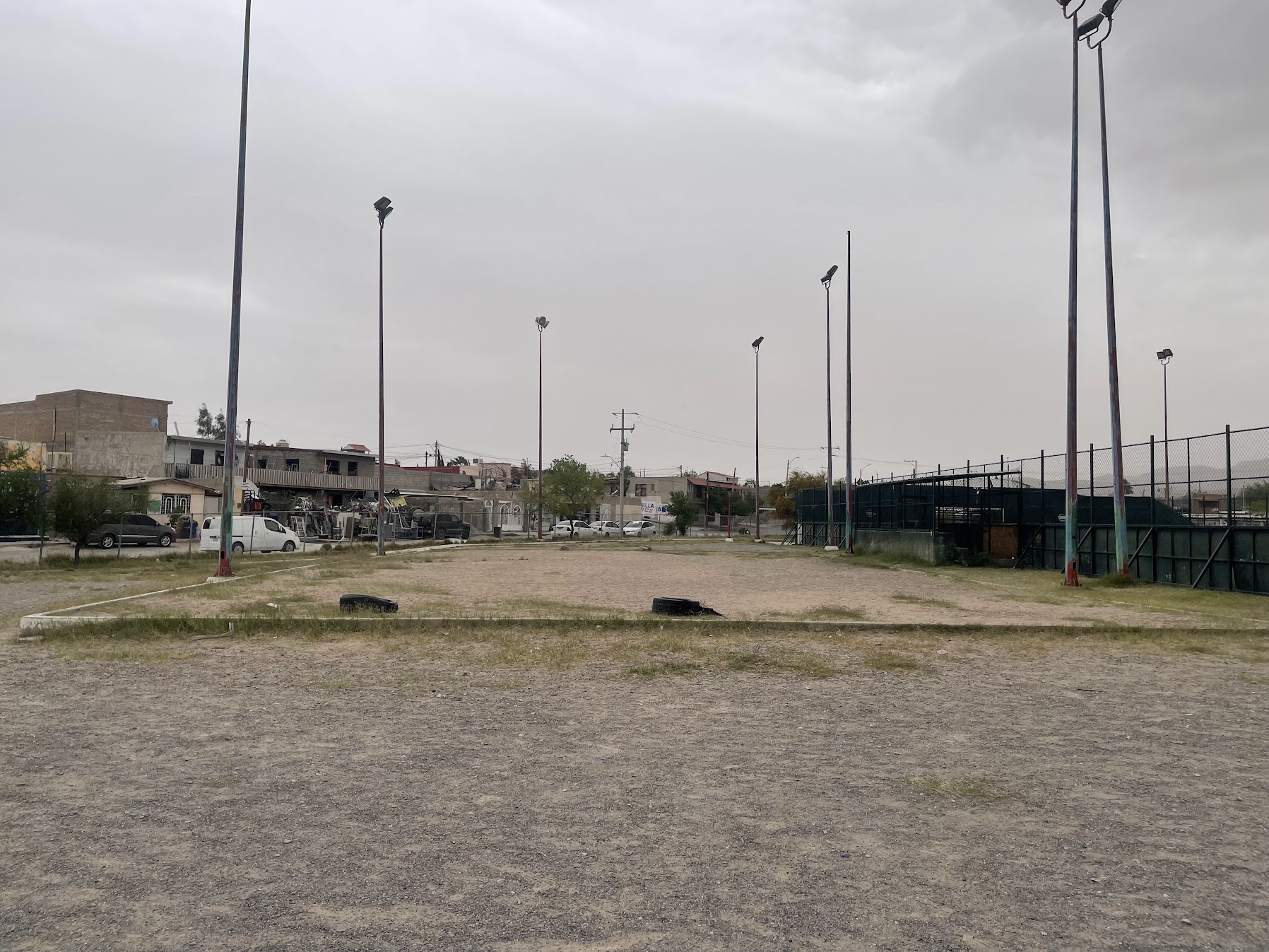 CONSTRUCCIÓN DE CANCHA DE FÚTBOL 5 EN UNIDAD DEPORTIVA RAMÓN GUZMÁN GALLEGOS EN JUÁREZ