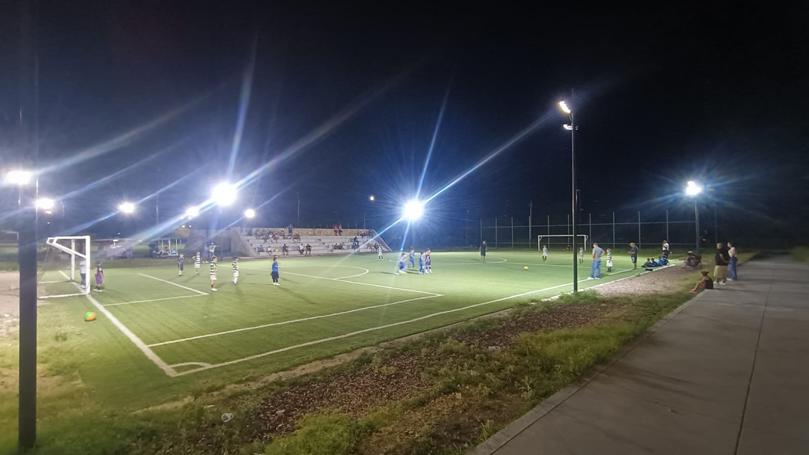 REHABILITACIÓN DE CANCHA FÚTBOL 7 EN POLIDEPORTIVO PALAÚ EN MUZQUIZ 3