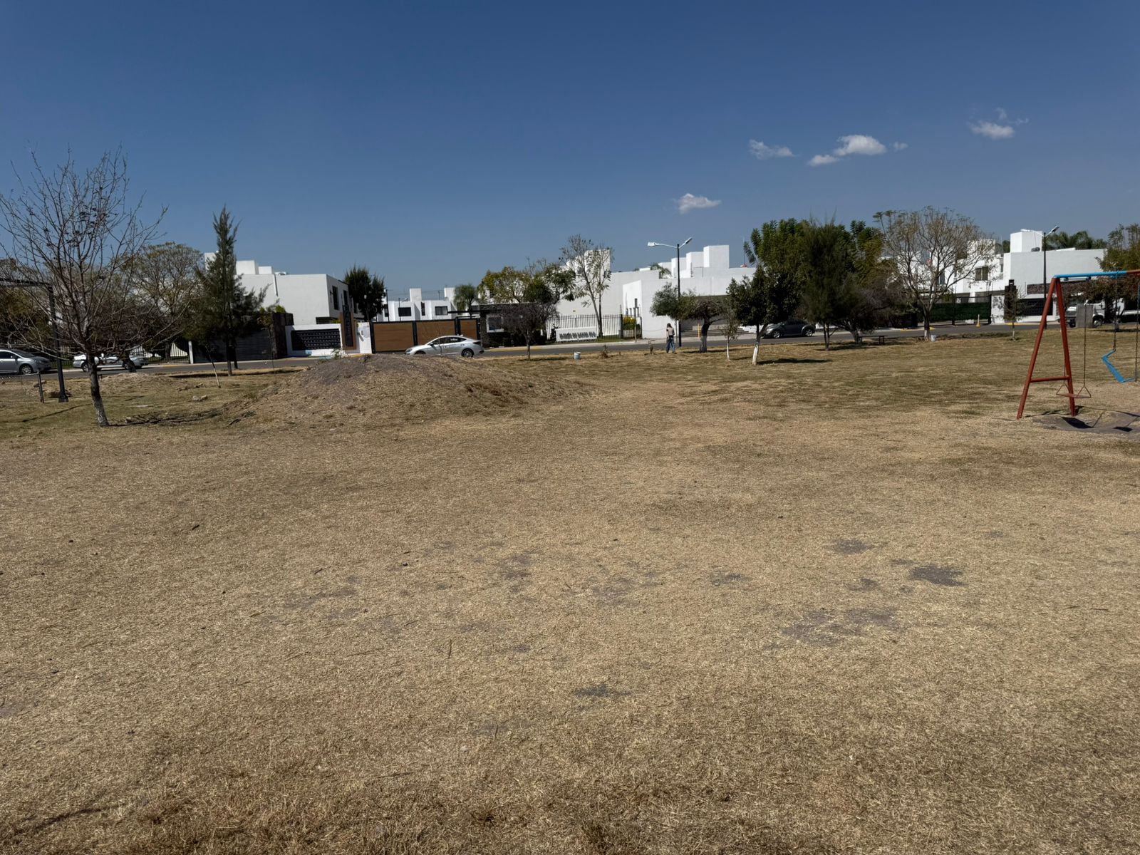 CONSTRUCCIÓN DE CANCHA DE FÚTBOL 5 EN UNIDAD DEPORTIVA COLÓN EN COLÓN