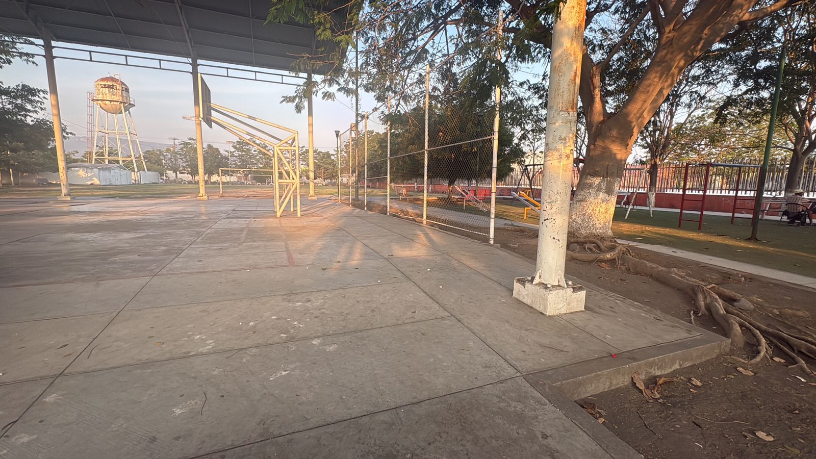 REHABILITACIÓN DE MULTICANCHA DE LA COLONIA PALMA REAL