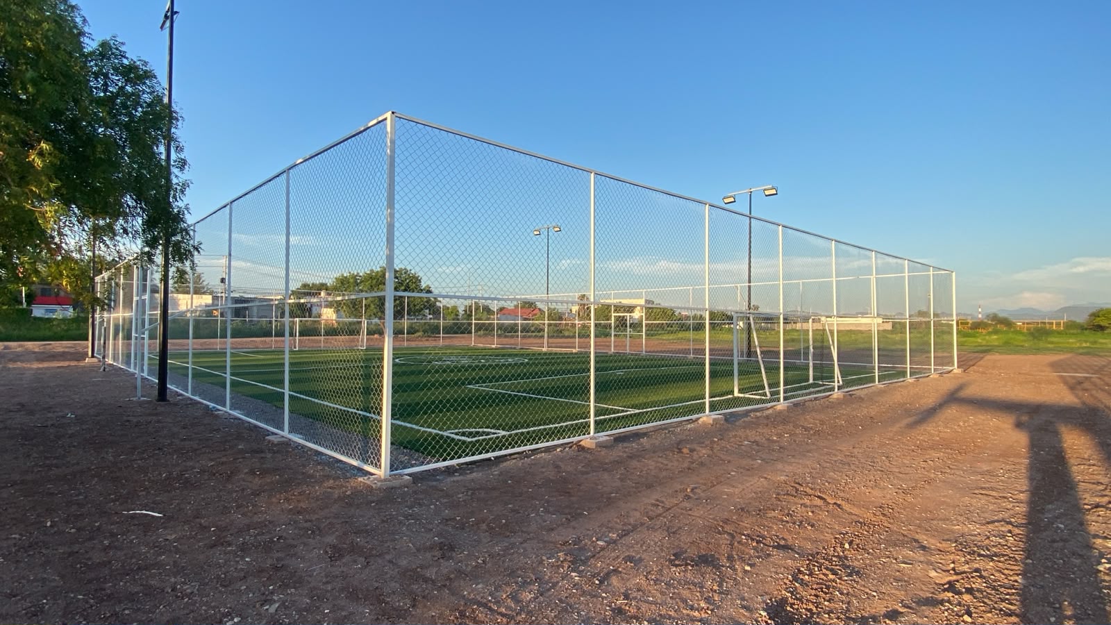 CONSTRUCCIÓN DE CANCHA FÚTBOL 5 EN CAMPO DEPORTIVO KINO EN ROSARIO