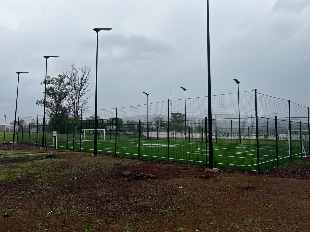 CONSTRUCCIÓN DE CANCHA FÚTBOL 5 EN LA UNIDAD DEPORTIVA JESÚS ROMERO FLORES EN LA PIEDAD