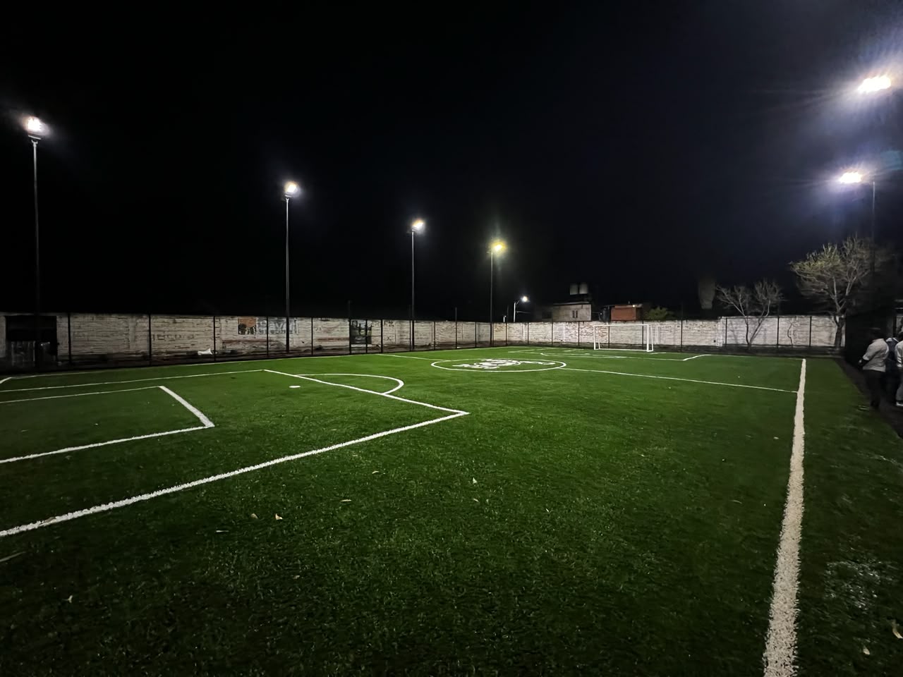 CONSTRUCCIÓN DE CANCHA FÚTBOL 5 EN EL CAMPO DEPORTIVO EN ANGAMACUTIRO