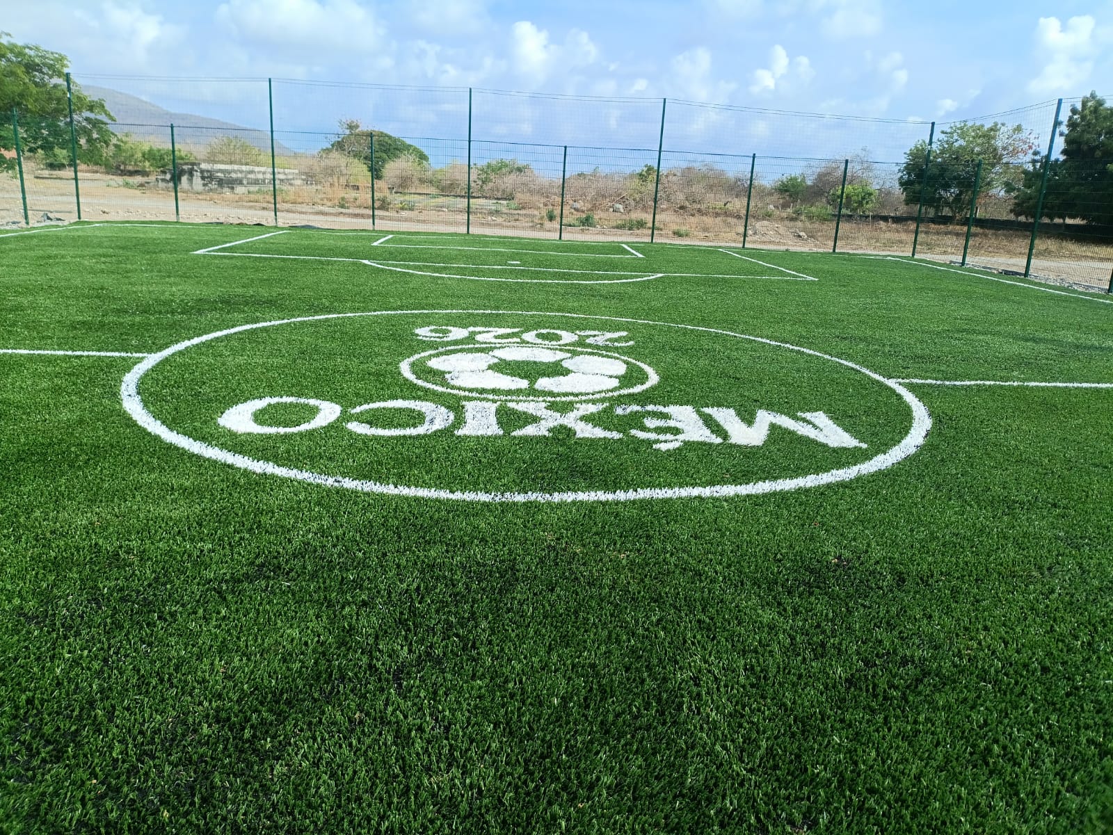 CONSTRUCCIÓN DE CANCHA FÚTBOL 5 EN LA PLACITA EN AQUILA