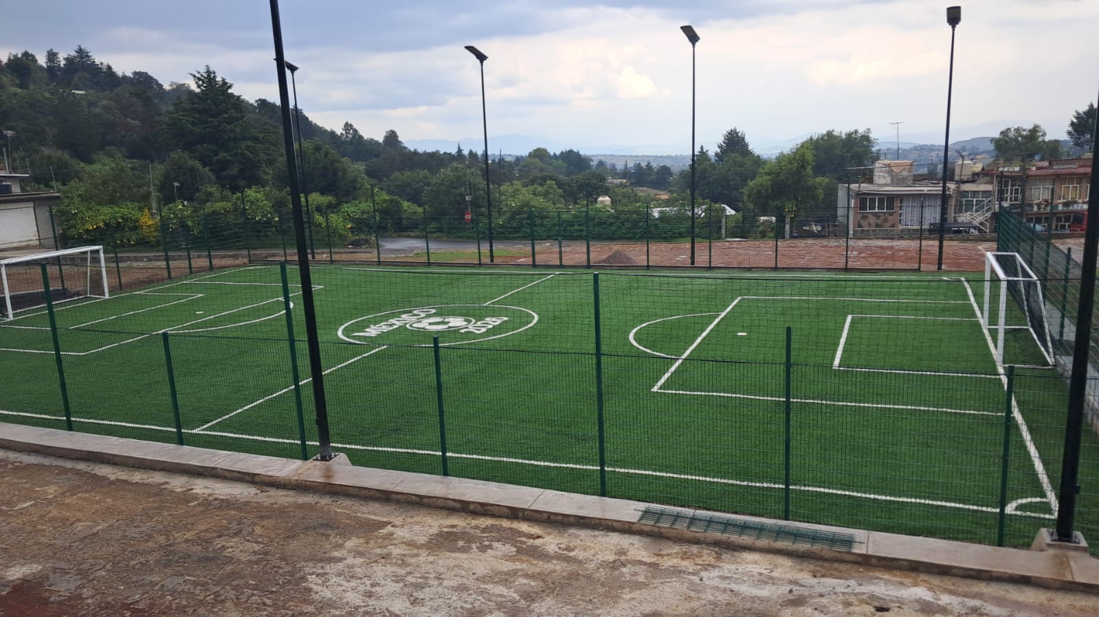 CONSTRUCCIÓN DE CANCHA FÚTBOL 5 EN SAN JUAN TLALPUJAHUILLA EN TLALPUJAHUA