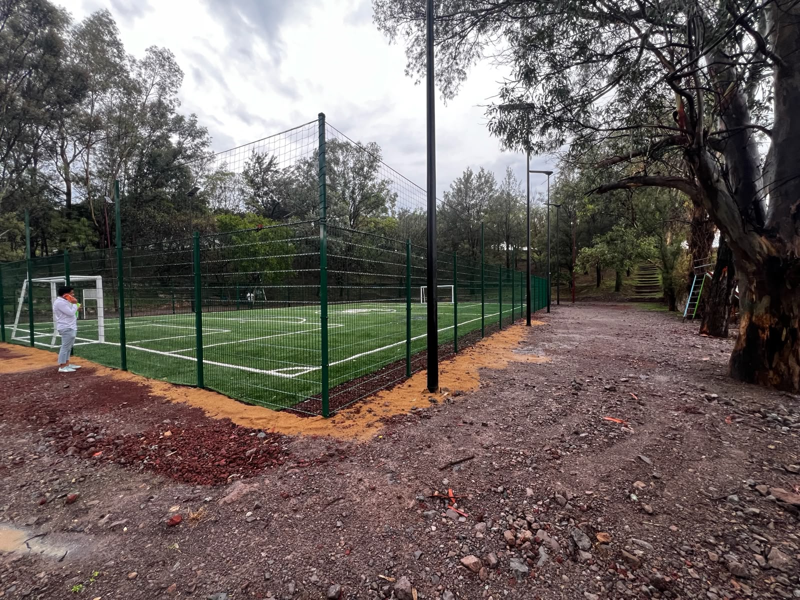 CONSTRUCCIÓN DE CANCHA FÚTBOL 5 EN EL PARQUE MUNICIPAL EN CHURINTZIO