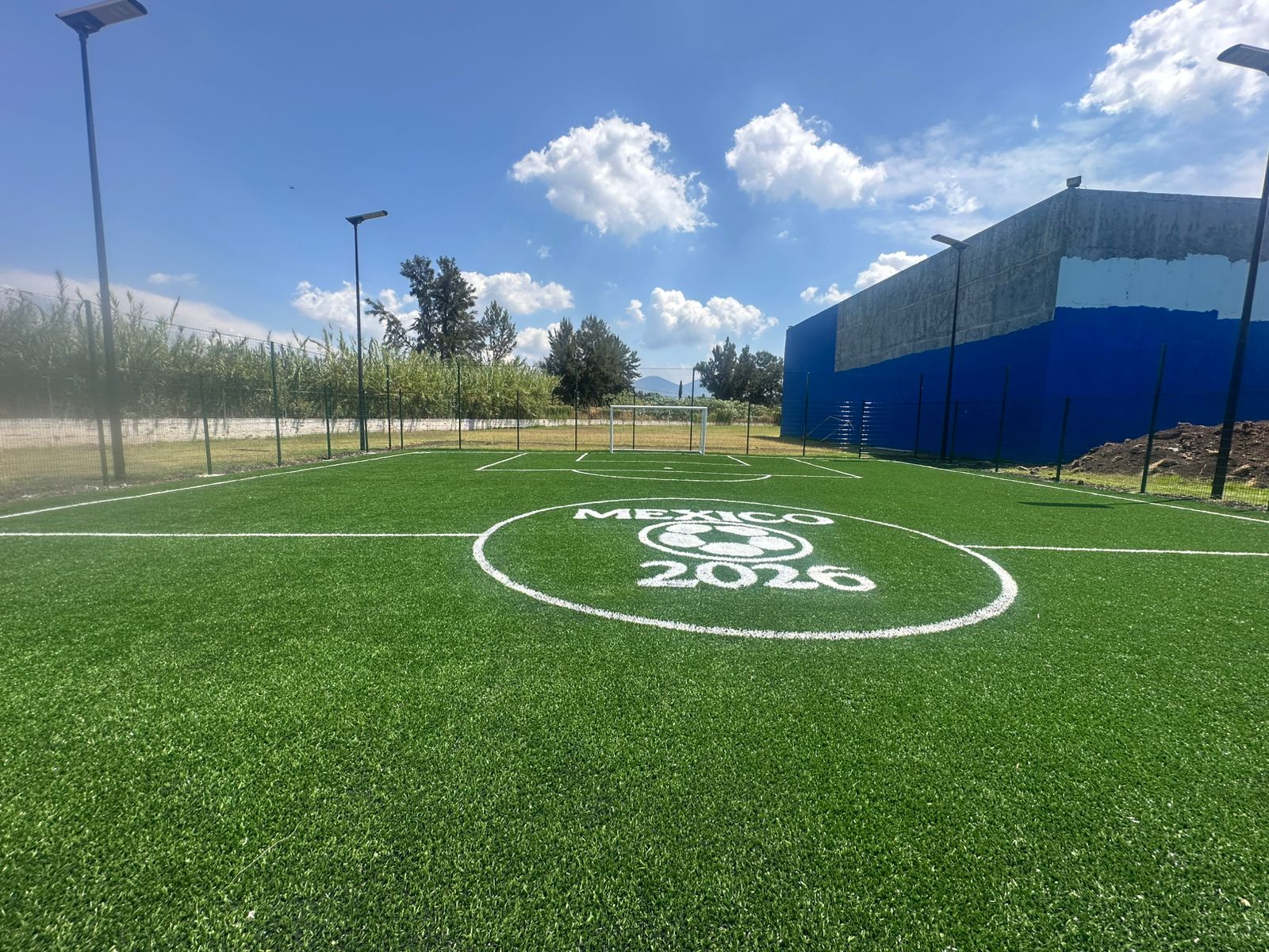 CONSTRUCCIÓN DE CANCHA FÚTBOL 5 EN LA UNIDAD DEPORTIVA PONIENTE 