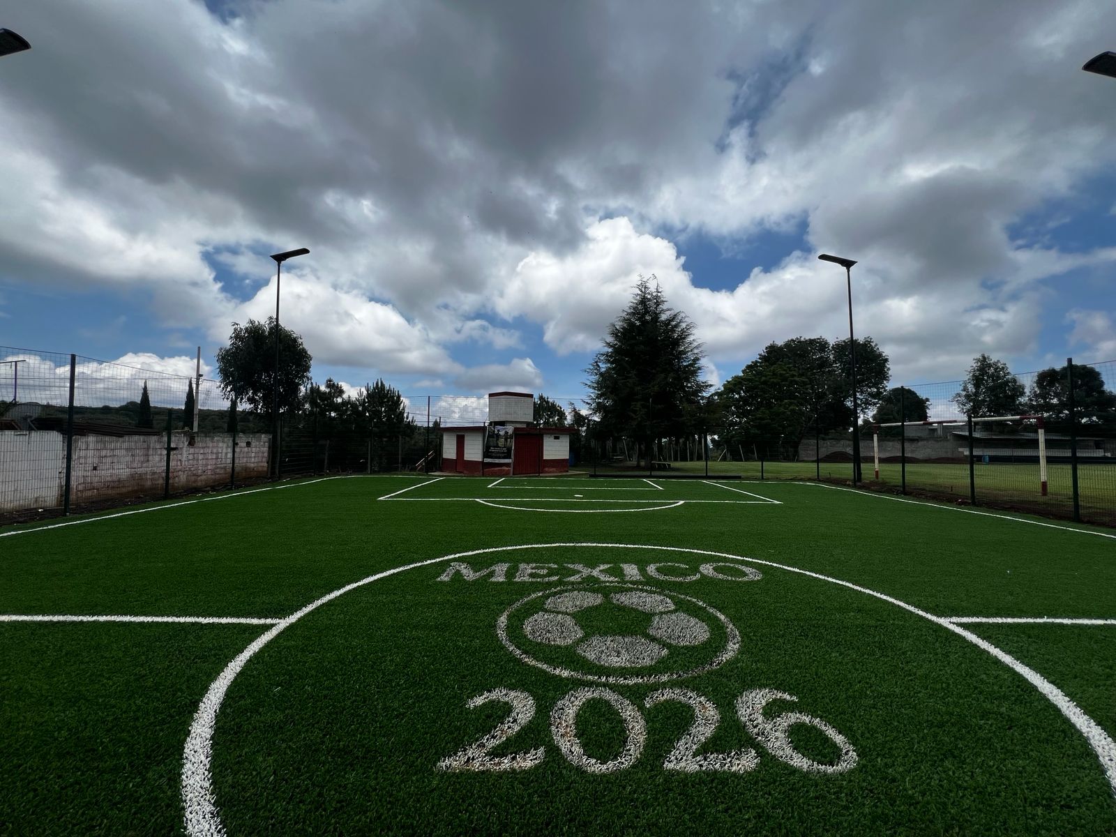 CONSTRUCCIÓN DE CANCHA FÚTBOL 5 EN LA PARRITA EN MADERO