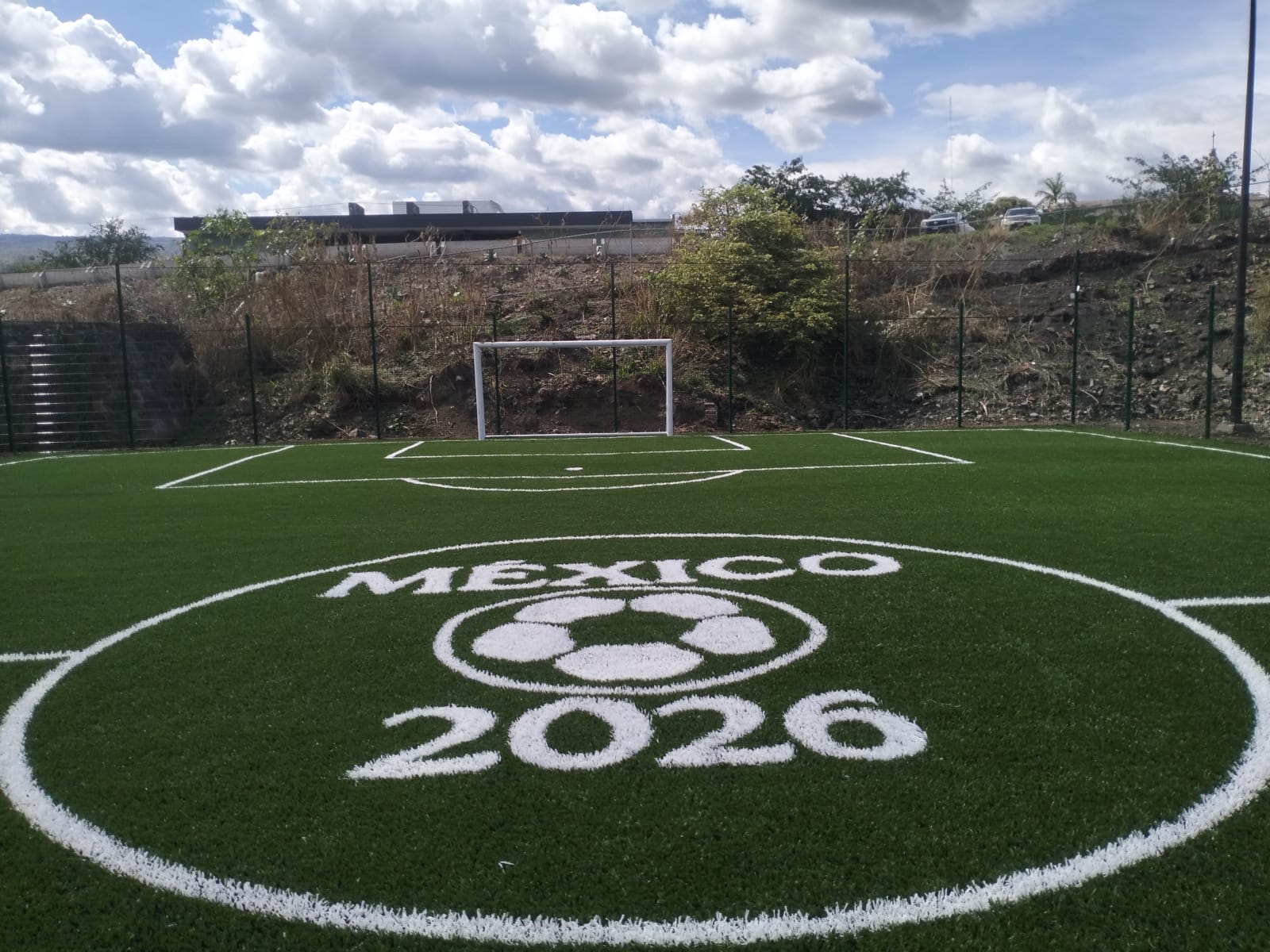 CONSTRUCCIÓN DE CANCHA FÚTBOL 5 EN MARTÍN RIVERA EN TURICATO
