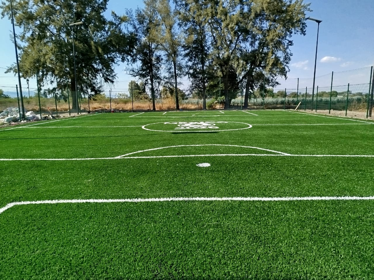 CONSTRUCCIÓN DE CANCHA FÚTBOL 5 EN CAMPO VISTA HERMOSA
