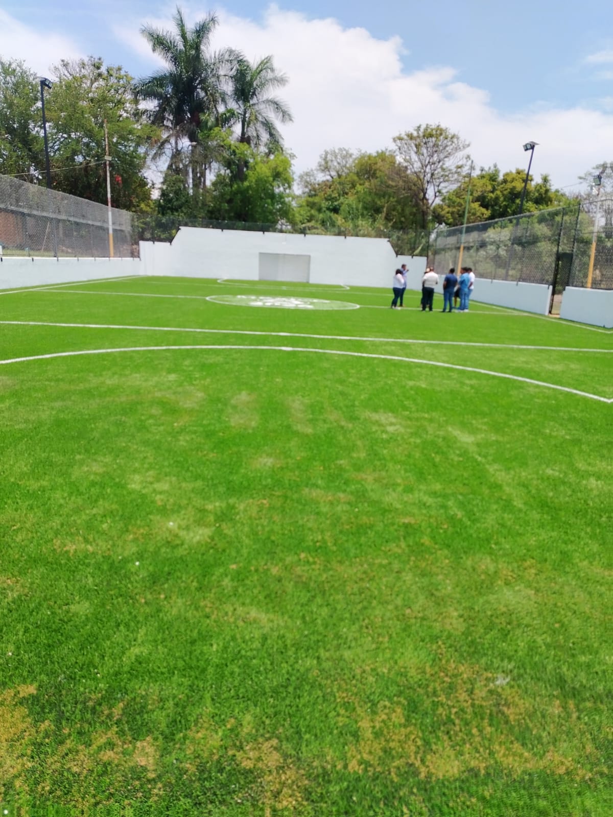 CONSTRUCCIÓN DE CANCHA FÚTBOL 5 EN LA TOMA EN MIACATLÁN