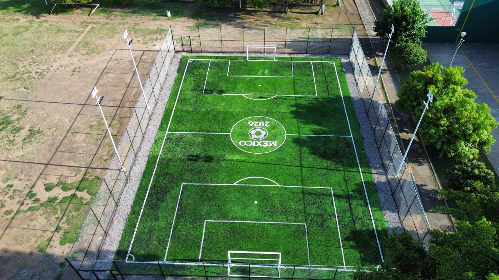 CONSTRUCCIÓN DE CANCHA FÚTBOL 5 EN UNIDAD DEPORTIVA ROBERTO GÓMEZ REYES  EN IXTLÁN DEL RÍO