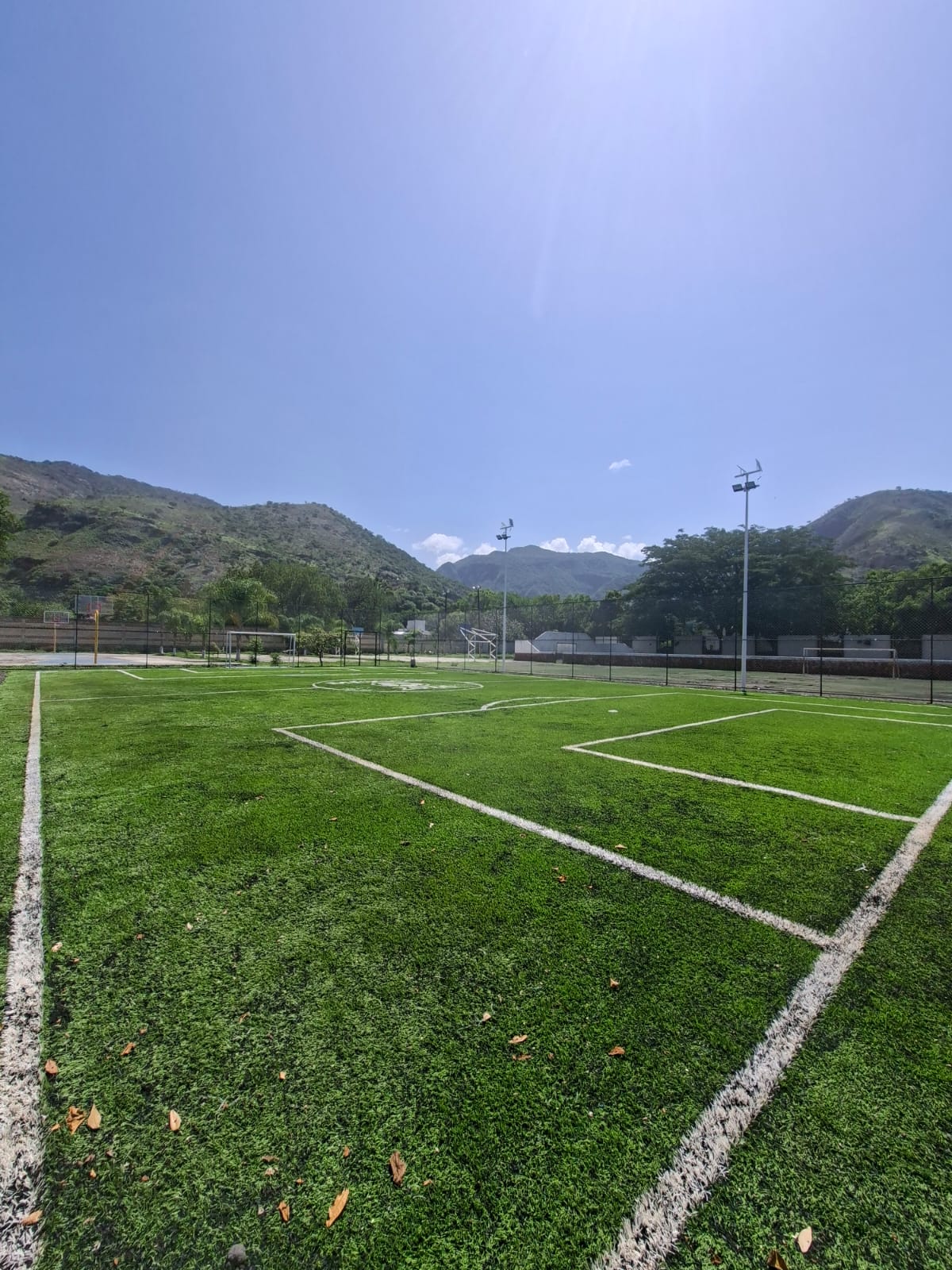 CONSTRUCCIÓN DE CANCHA FÚTBOL 5 EN UNIDAD DEPORTIVA EL LLANITO EN JALA