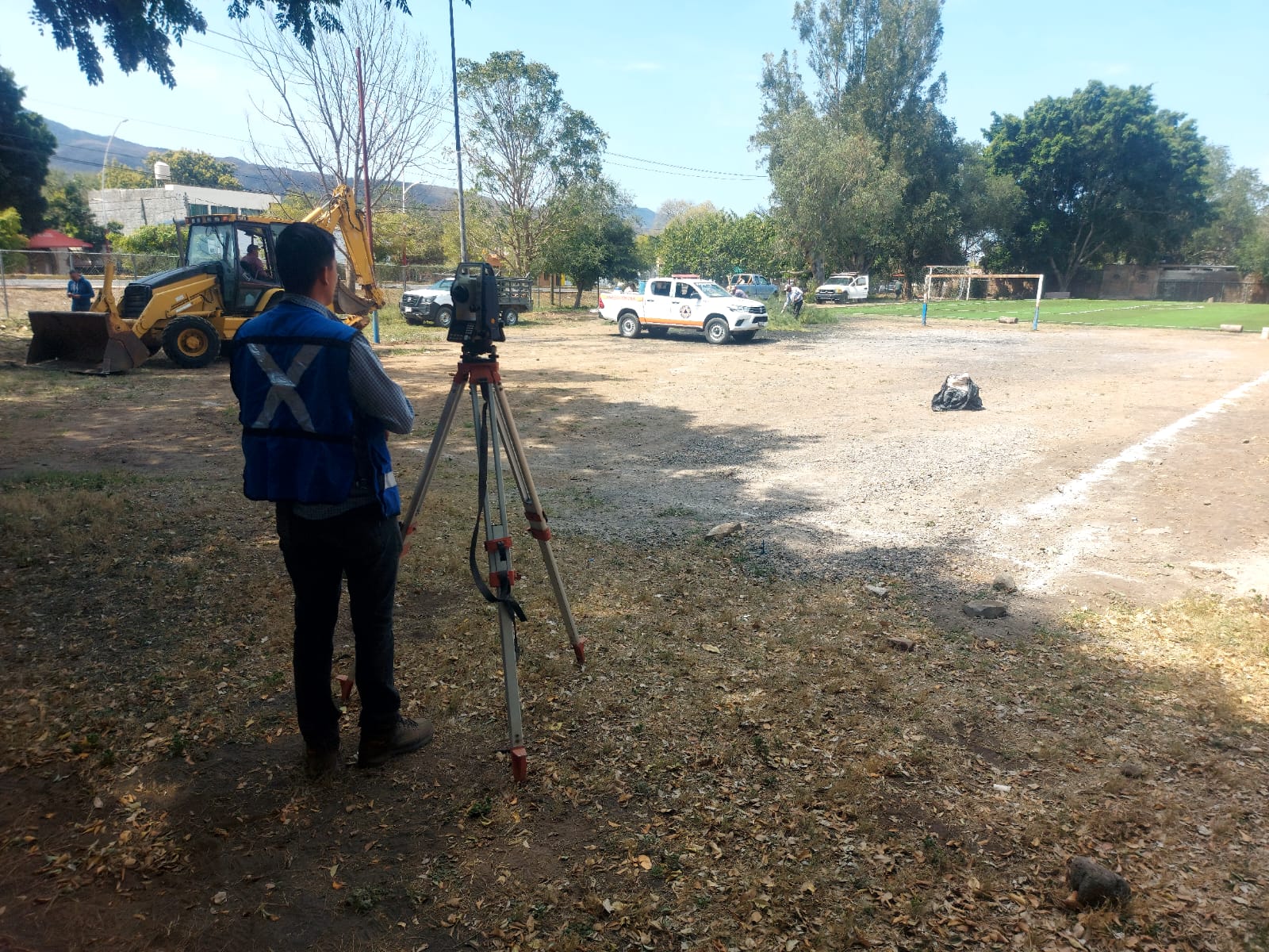 CONSTRUCCIÓN DE CANCHA FÚTBOL 5 EN UNIDAD DEPORTIVA DE AHUACATLÁN