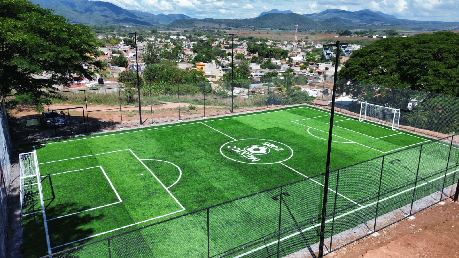 CONSTRUCCIÓN DE CANCHA FÚTBOL 5 EN LA LOMA DE SAN CRISTOBAL ALTO EN COMPOSTELA
