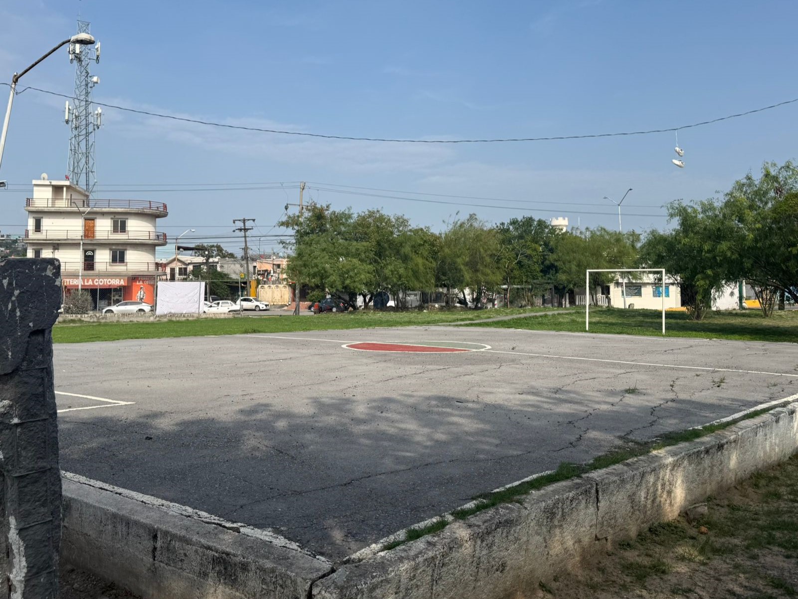 REHABILITACIÓN DE CANCHA DE FÚTBOL 5 EN PLAZA COLONIA VALLE DEL TOPO CHICO EN MONTERREY