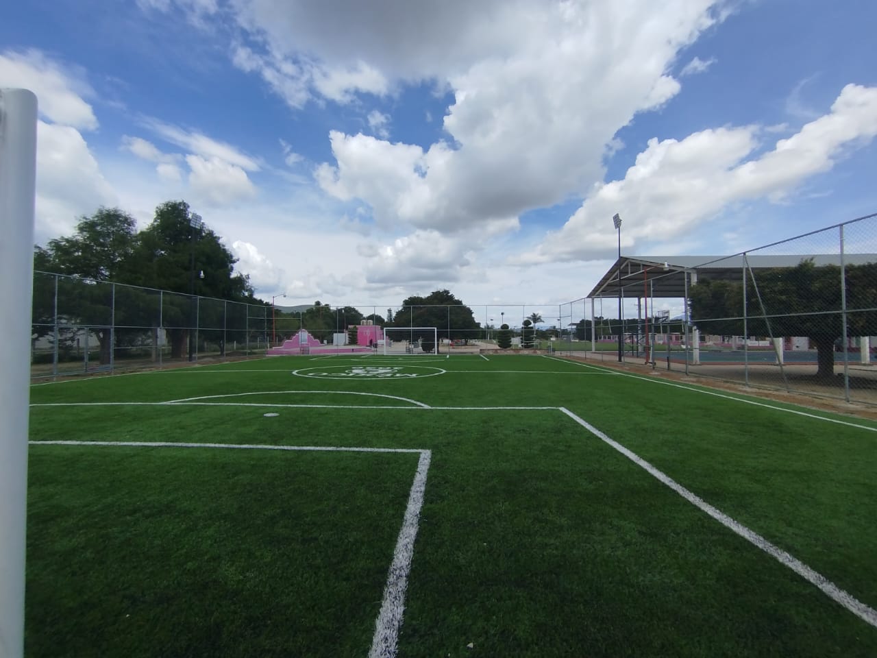 CONSTRUCCIÓN DE CANCHA FÚTBOL 5 EN CANCHA PÚBLICA EN SANTA MARÍA DEL TULE