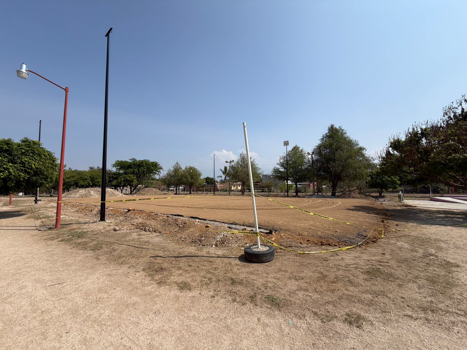 CONSTRUCCIÓN DE CANCHA FÚTBOL 5 EN CANCHA PÚBLICA EN SANTA MARÍA DEL TULE
