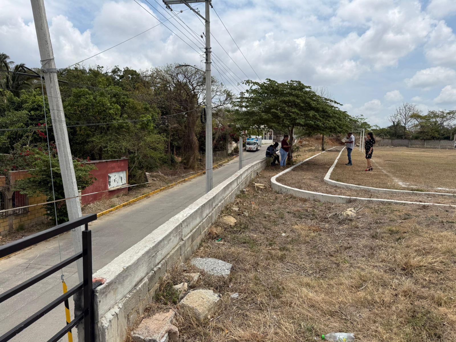 REHABILITACIÓN DE CANCHA DE FUT 11 EN EL BARRIO DE LA SOLEDAD