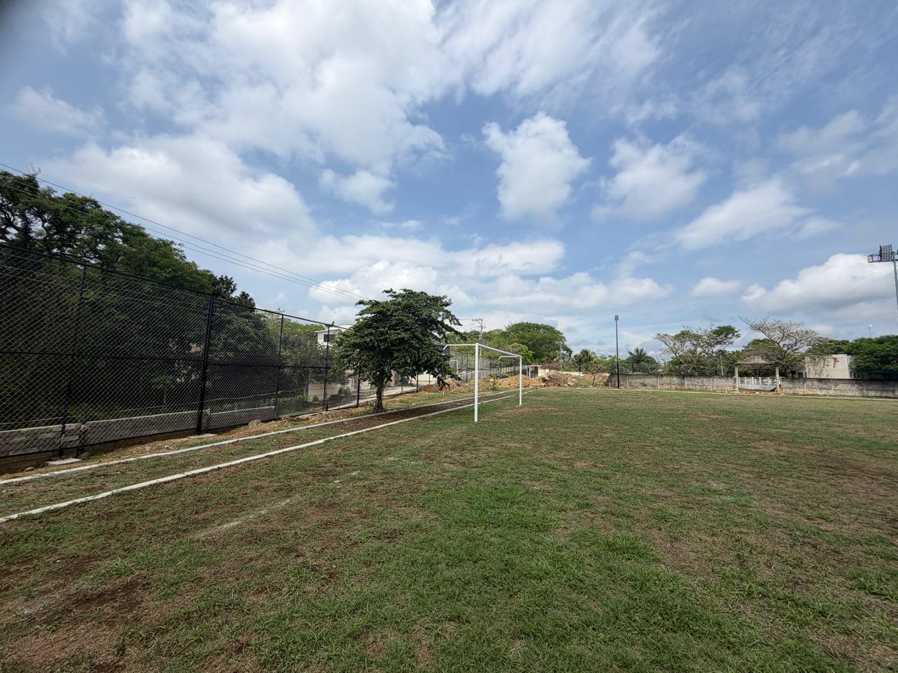 REHABILITACIÓN DE CANCHA DE FUT 11 EN EL BARRIO DE LA SOLEDAD
