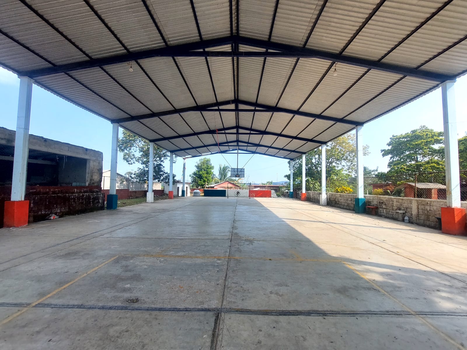 REHABILITACIÓN DE MULTICANCHA EN ESTACIÓN MOGONE EN SAN JUAN GUICHICOVI