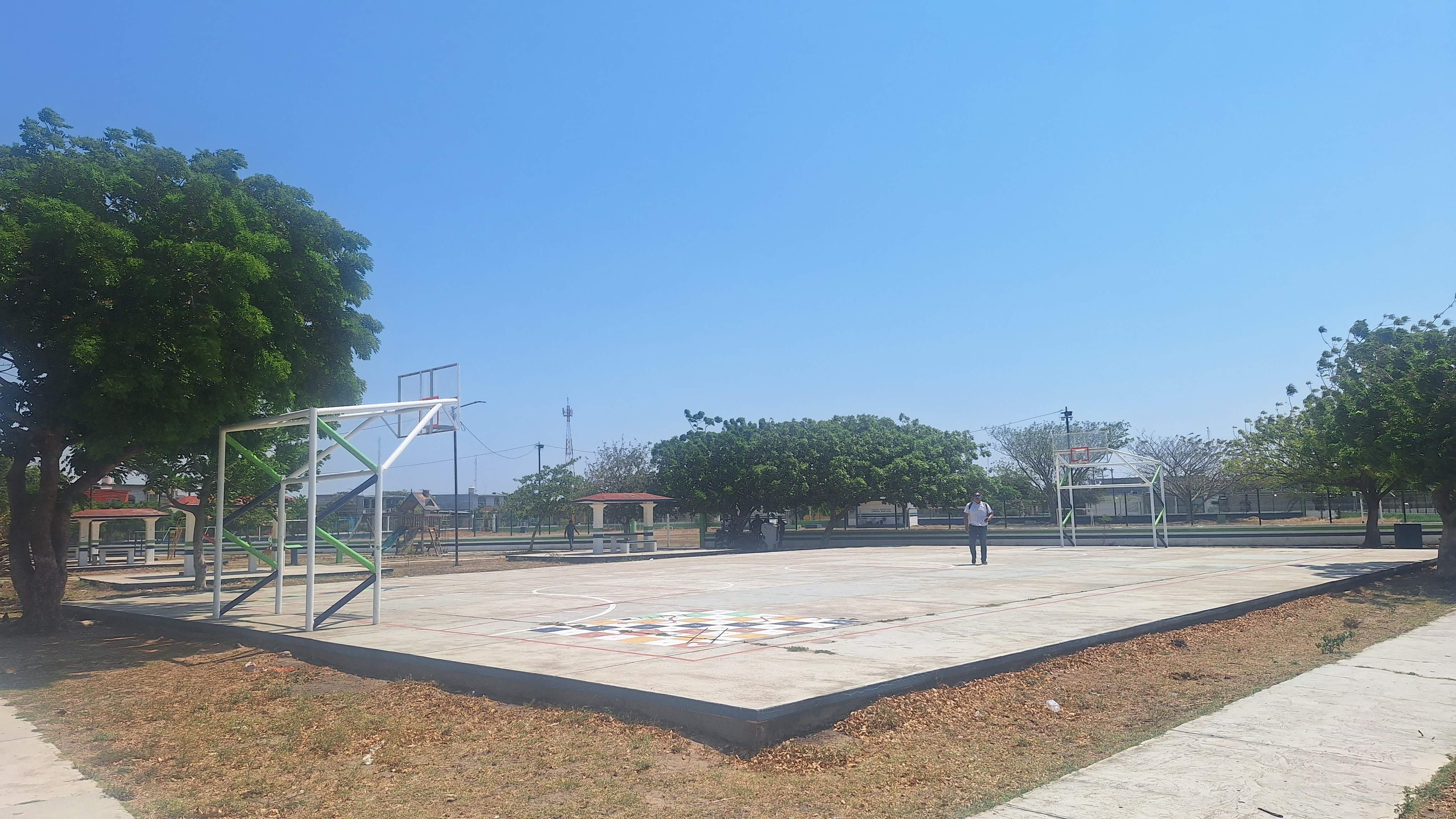 REHABILITACIÓN DE MULTICANCHA LORENZA SANTIAGO EN JUCHITÁN DE ZARAGOZA