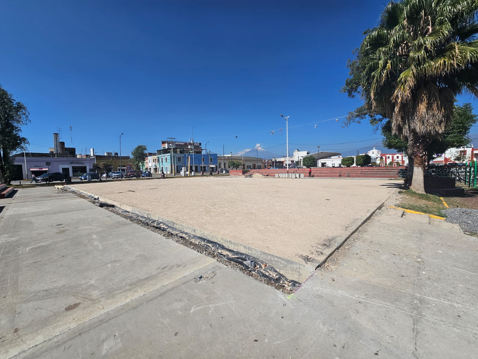 CONSTRUCCIÓN DE CANCHA DE FÚTBOL 5 EN INSTALACIONES DEL ZÓCALO EN HUEJOTZINGO