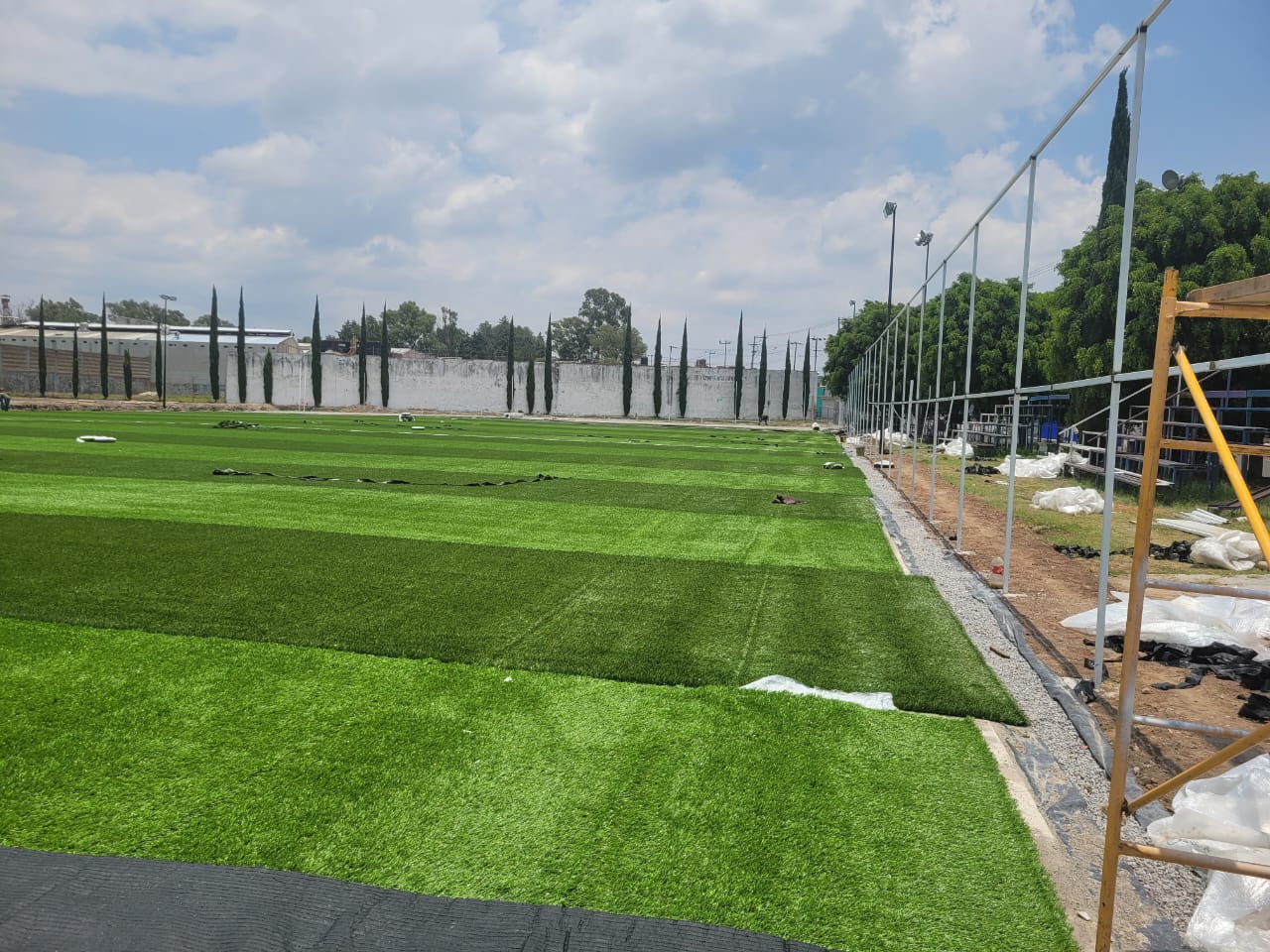 CONSTRUCCIÓN DE CANCHA DE FÚTBOL 11 EN POLIDEPORTIVO JOSÉ MARÍA MORELOS Y PAVÓN EN PUEBLA