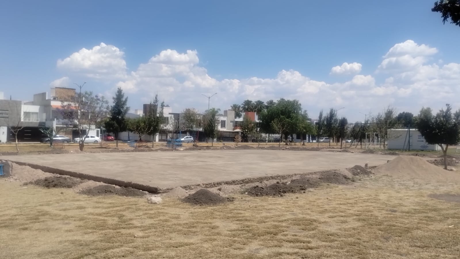 CONSTRUCCIÓN DE CANCHA DE FÚTBOL 5 EN RESIDENCIAL SANTA FE EN CORREGIDORA