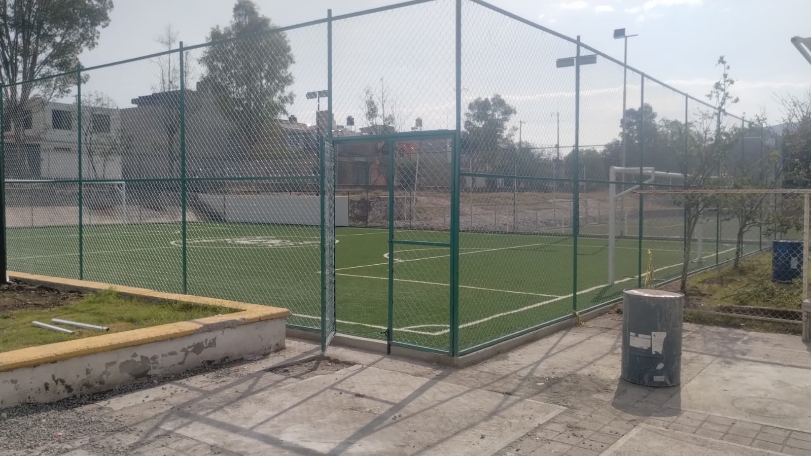 CONSTRUCCIÓN DE CANCHA DE FÚTBOL 5 EN UNIDAD DEPORTIVA SANTA ROSA JAUREGUI EN QUERÉTARO